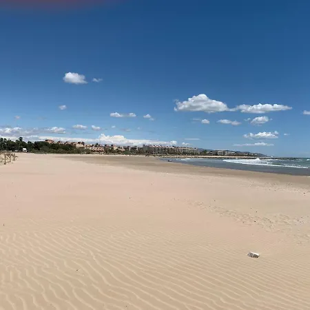 5 Personas Frente Al Mar Con Piscina Y Parking * Cubelles
